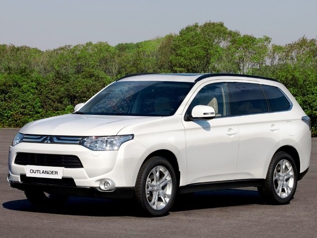 Mitsubishi Outlander: характеристики і переваги