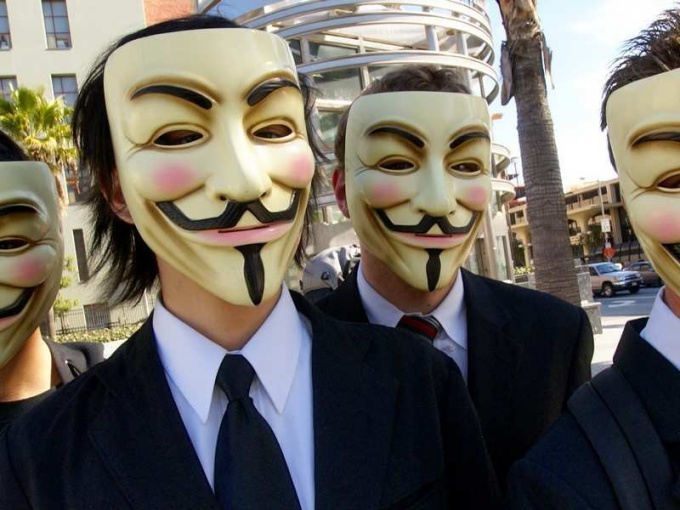 Які акції проводить рух Anonymous